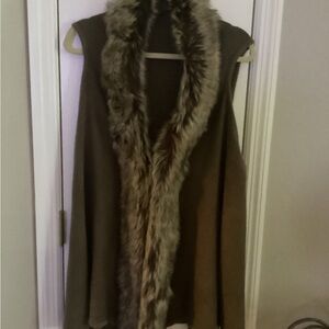 Elegant Brown Sweater Vest with Faux Fur Trim